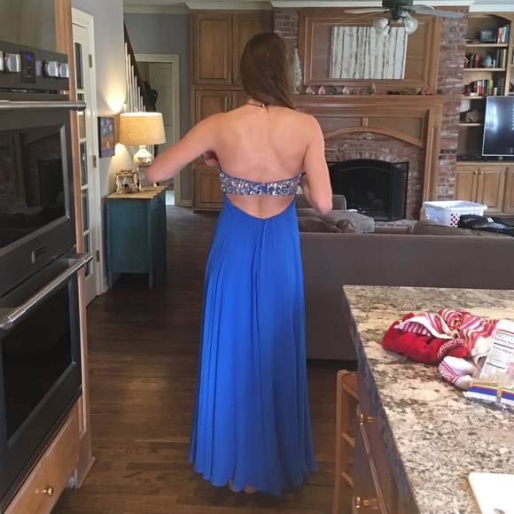 PROM DRESS - Picture 3 of 4